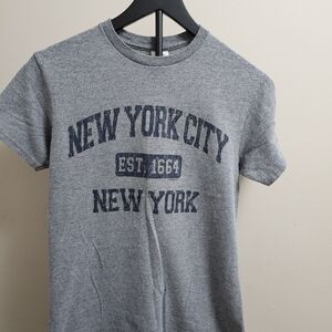 Gray New York City Graphic T-Shirt Small